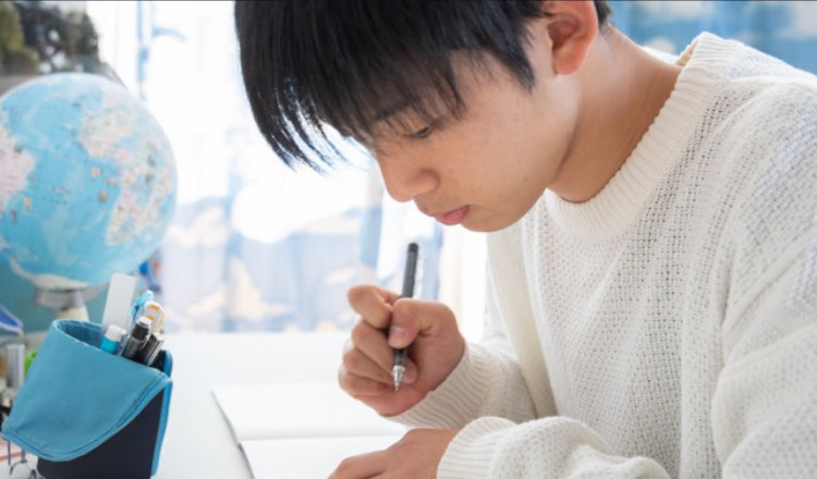 模試の勉強法とは?模試の成績の上げ方から年代別の受験への活かし方まで