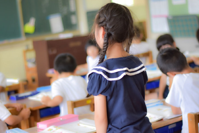 【小学生からの英語学習のススメ】なぜ早期からの英語学習が必要なの? 小学生からできる自宅学習方法や「フォニックス」とは何かを解説