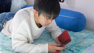 勉強しない子を放っておくとどうなる？リスクや効果的な対処法を