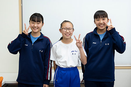 (左から、あめりさん、万葉さん、夢香さん)