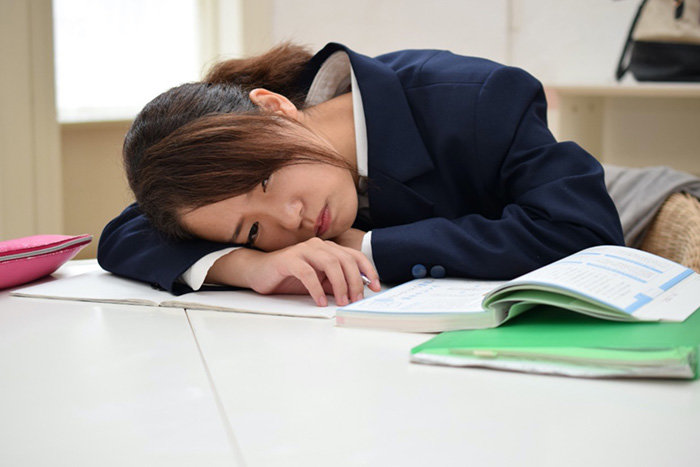 カロリーの消費しすぎに注意!勉強中に糖分不足になってはいけない理由